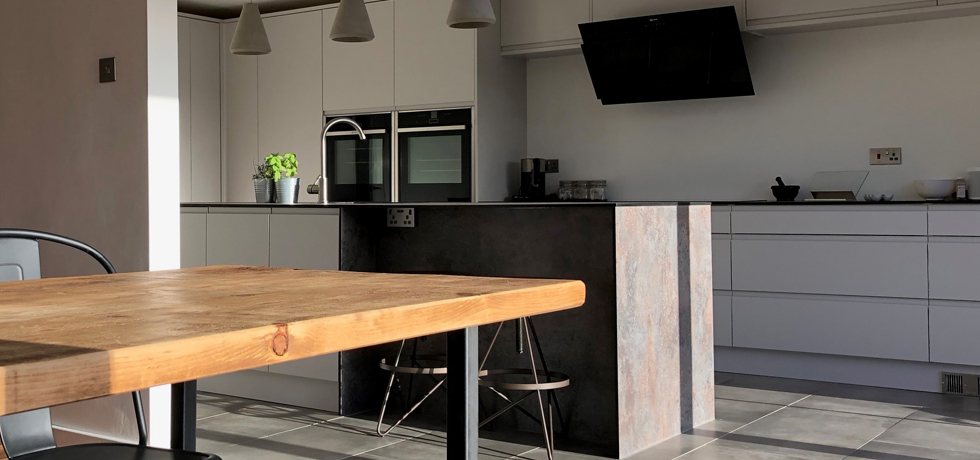 Wilsonart Zenith worktop in Caldeira, installed in a residential kitchen with island. 